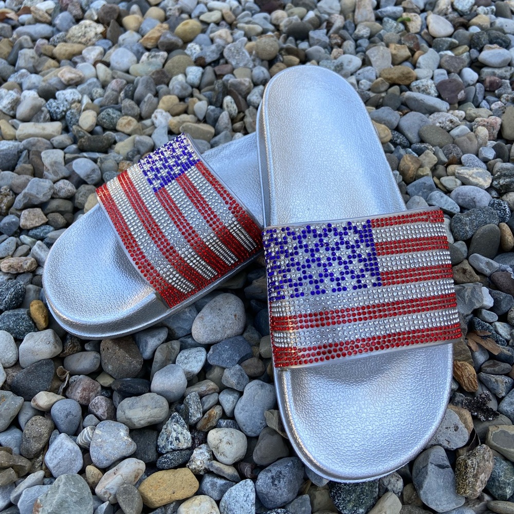 Rhinestone Flag USA slides sandals flip flops size 9. New